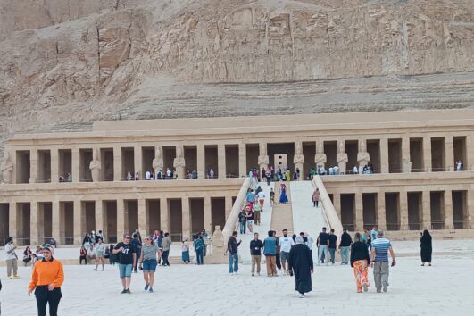 Tagesausflug von Marsa Alam nach Luxor – Hatschepsut-Tempel mit beeindruckender Architektur und antiker Geschichte