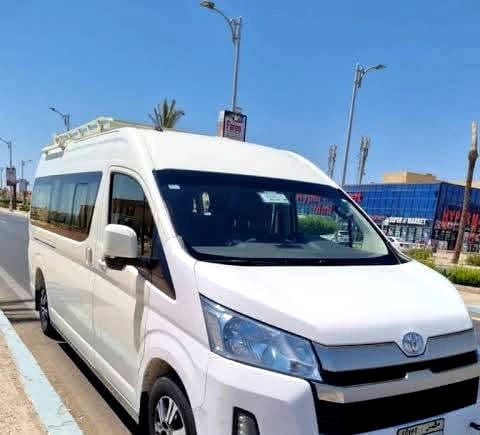 Exklusiver Privat-Transfer Hurghada nach Marsa Alam – Jetzt buchen 2 Moderner Minibus für den privaten Flughafentransfer Hurghada nach Marsa Alam