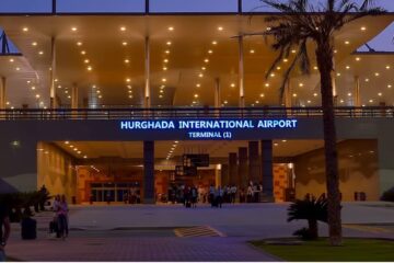Transfer Hurghada nach Marsa Alam 9 Hurghada nach Marsa Alam Transfer – Am Eingang des Flughafen von Hurghada