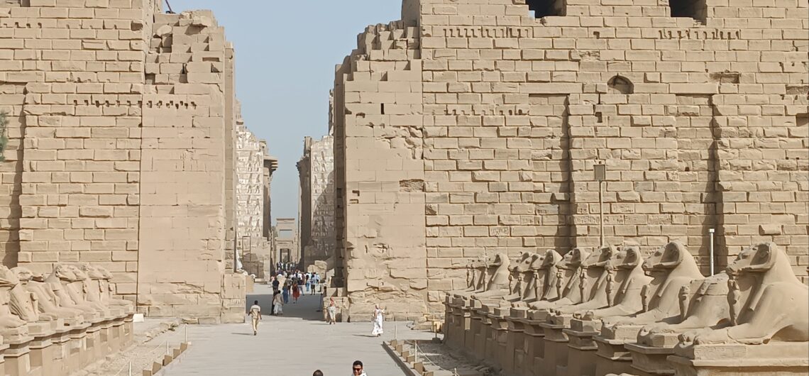 Hurghada Luxor Entfernung – Eingang des Karnak-Tempels in Luxor