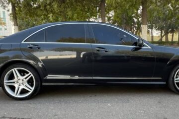 Privater Transfer vom Flughafen Hurghada nach Soma Bay 6 Modernes Fahrzeug für Transfer Hurghada Kairo mit klimatisiertem Komfort für lange Strecken