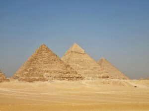 Ägypten Rundreise 7 Tage – Private Tour mit Nilkreuzfahrt & Kultur 1 Die drei Pyramiden von Gizeh – Highlight der Ägypten Rundreise 7 Tage
