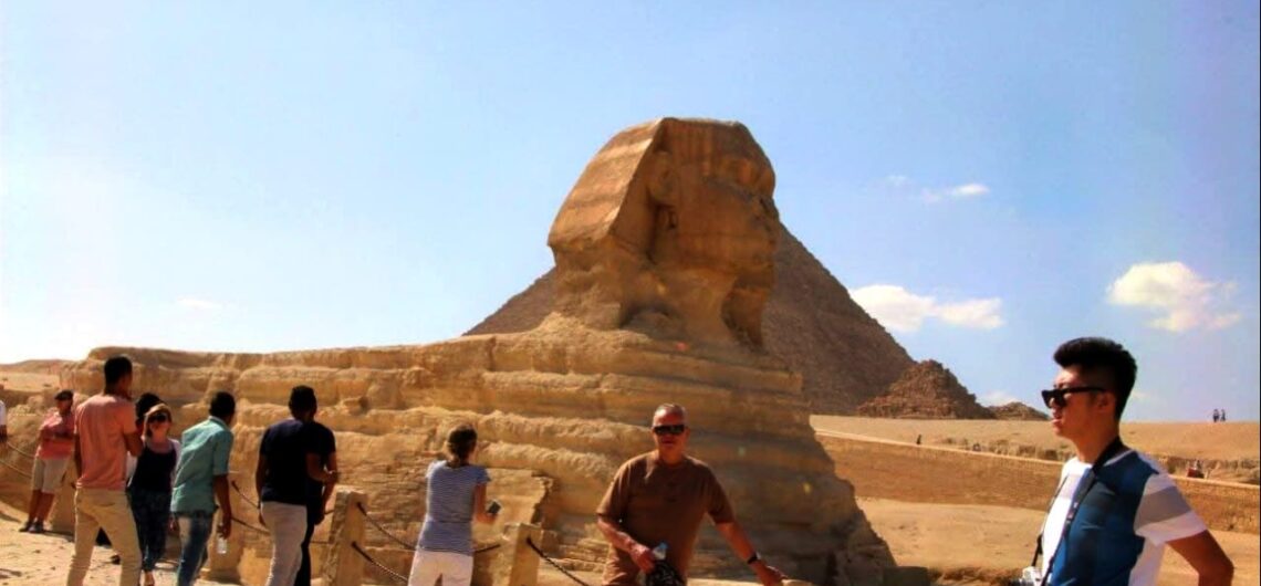 Hurghada Ausflug Pyramiden – Tagesausflug oder 2-Tage-Reise nach Kairo 6 Hurghada Ausflug Pyramiden – Die Große Sphinx von Gizeh bei einem Kairo Ausflug ab Hurghada