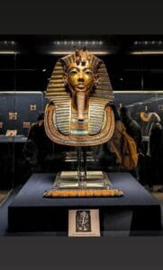 Ausflug Marsa Alam nach Kairo mit Flug – Maske von Tutanchamun im Ägyptischen Museum (GME)

