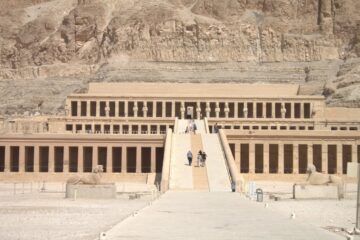 Privater Ausflug von Hurghada nach Luxor – Totentempel der Hatschepsut mit privatem Reiseführer