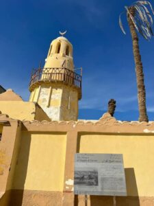 El Quseir einkaufen – Außenansicht der ältesten Moschee in El Quseir