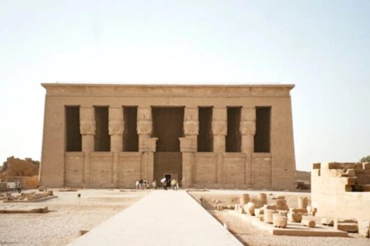 Dendera und Luxor Ausflug ab Makadi Bay – Außenansicht des Dendera-Tempels