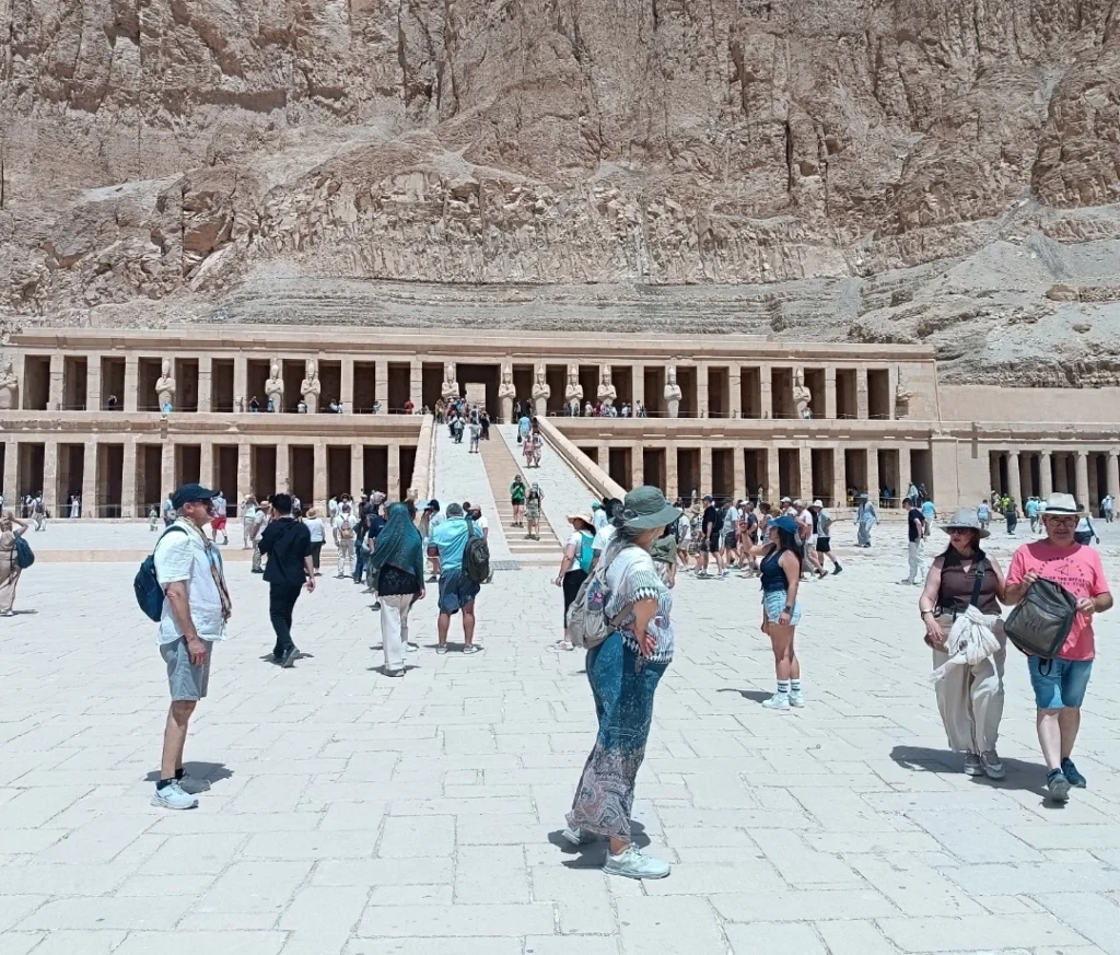 Der Tempel von Hatshipsut ist einer der schönsten Sehenswürdigkeiten von Ägypten