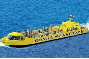 Ausflug mit dem U-Boot in Hurghada 3 Ein Ausflug mit dem U-Boot in Hurghada.Das Boot von aussen ist gelb und sieht sehr schön aus