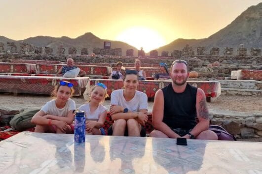 Wüstensafari Marsa Alam mit Abendessen und Show bei Sonnenuntergang im Beduinencamp