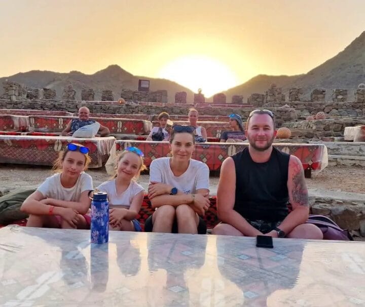 Wüstensafari Marsa Alam mit Abendessen und Show bei Sonnenuntergang im Beduinencamp