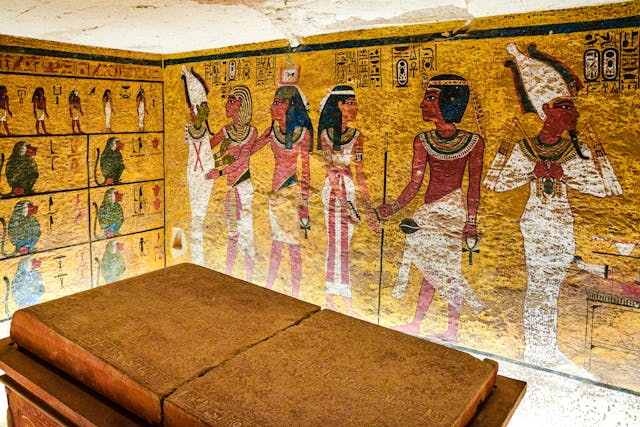 Luxor oder Kairo Marsa Alam – Welcher Ausflug lohnt sich wirklich? 6 Wandmalereien in der Grabkammer des Tutanchamun (KV62) im Tal der Könige in Luxor