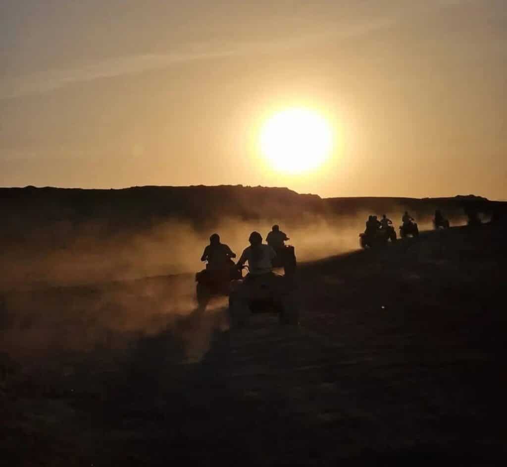 ergleich Quadsafari mit Sonnenaufgang und Sonnenuntergang in Marsa Alam