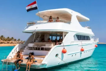 Bootstour in Marsa Alam zur möglichen Beobachtung einer Seekuh.