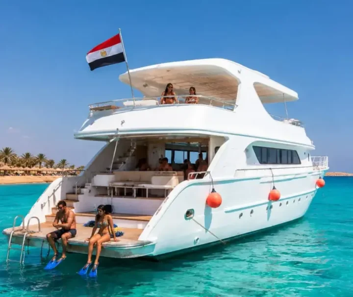 Sharm El Sheikh Ausflugsmöglichkeiten – Bootstour im Roten Meer.
