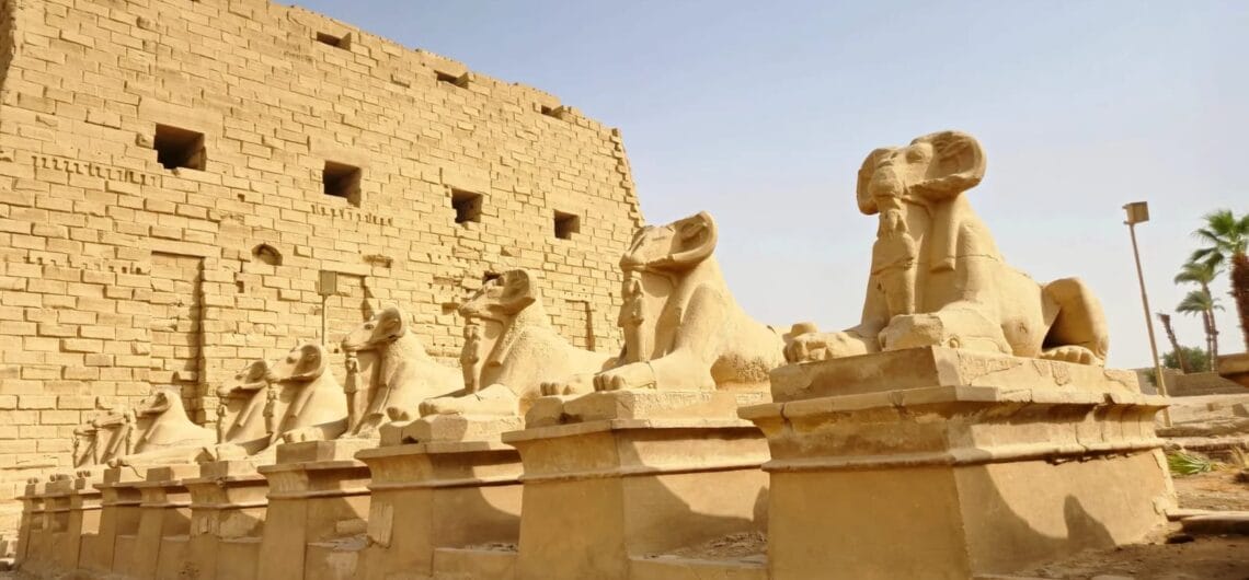 Tagesausflug von Marsa Alam nach Luxor Preis 6 Tagesausflug von Marsa Alam nach Luxor Preis– Allee der Sphinxen am Karnak-Tempel