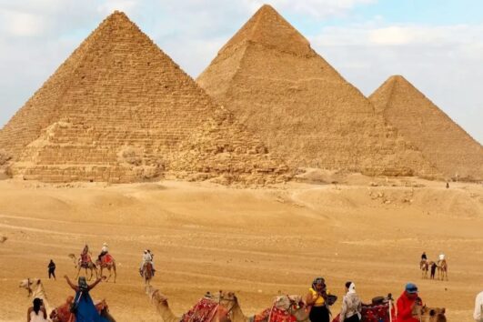 Private Ausflüge in Ägypten zu den Pyramiden von Gizeh.