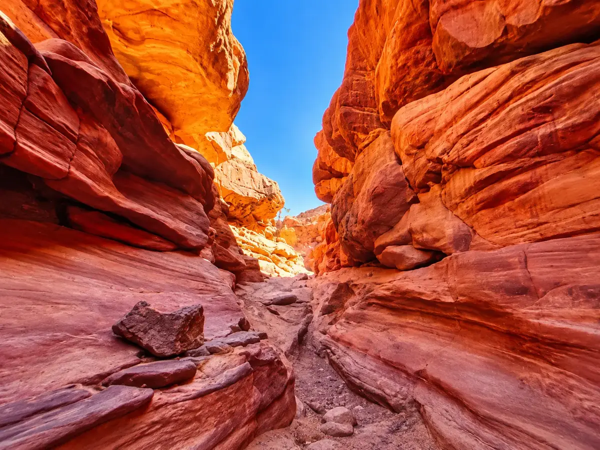 Jeep Safari Sharm El Sheikh – Colored Canyon, Beduinen & Dahab 1 Colored Canyon bei einer Jeep Safari Sharm El Sheikh.