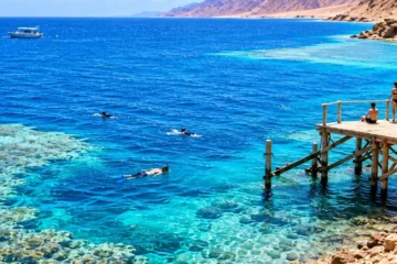 Dahab Ausflug ab Sharm El Sheikh mit Blick auf das Blue Hole.